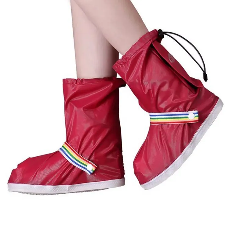 Wholesale high quality waterproof lady's new fashion design rainbow plastic rain shoes cover، الصورة 1