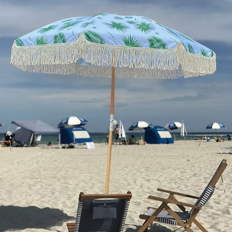 2022 New Arrival Customized Design Beach Wooden Umbrella with Tassel Beach Umbrella with Mat Sets، الصورة 1