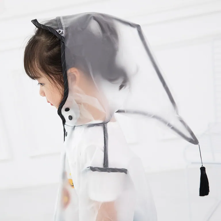 custom made waterproof TPU fabrics womens rain jacket,hiking handbag compostable yellow raincoat rain poncho，细节图 4